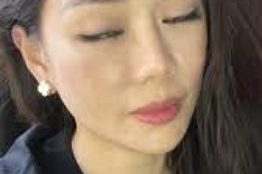 结婚几十年零绯闻看清何冰妻子是谁后才懂他为何不敢乱来